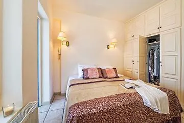 Grey Goose Emblematic Hotel 4*